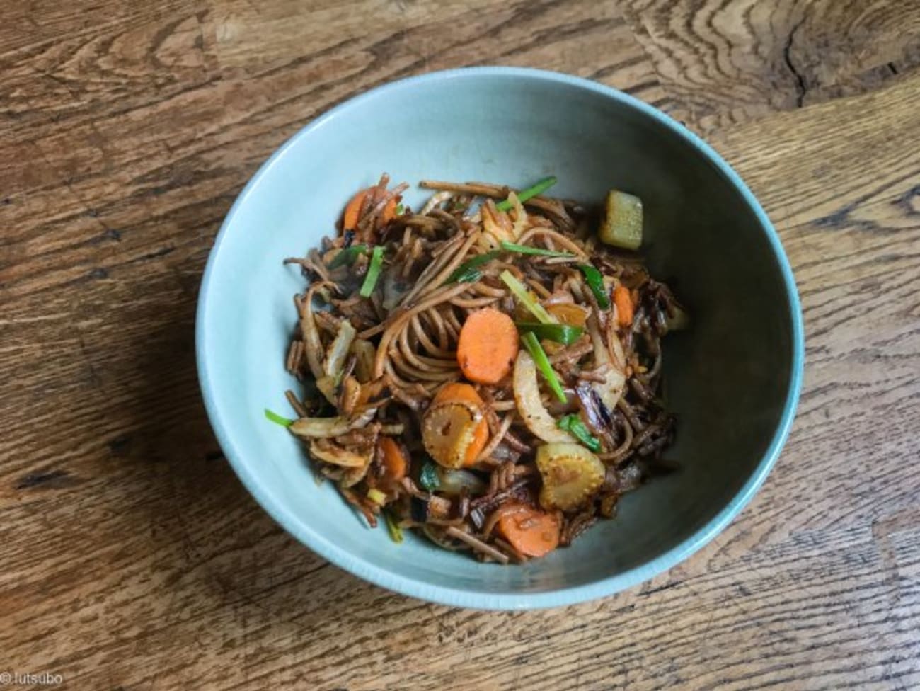 Recette wok japonais végétarien de nouilles soba - Marie Claire