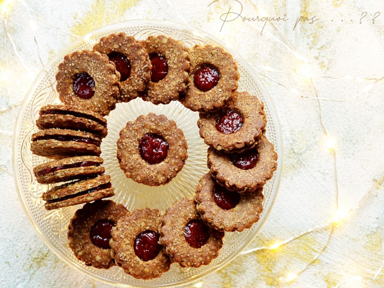 Biscuits sablés à la confiture de framboises