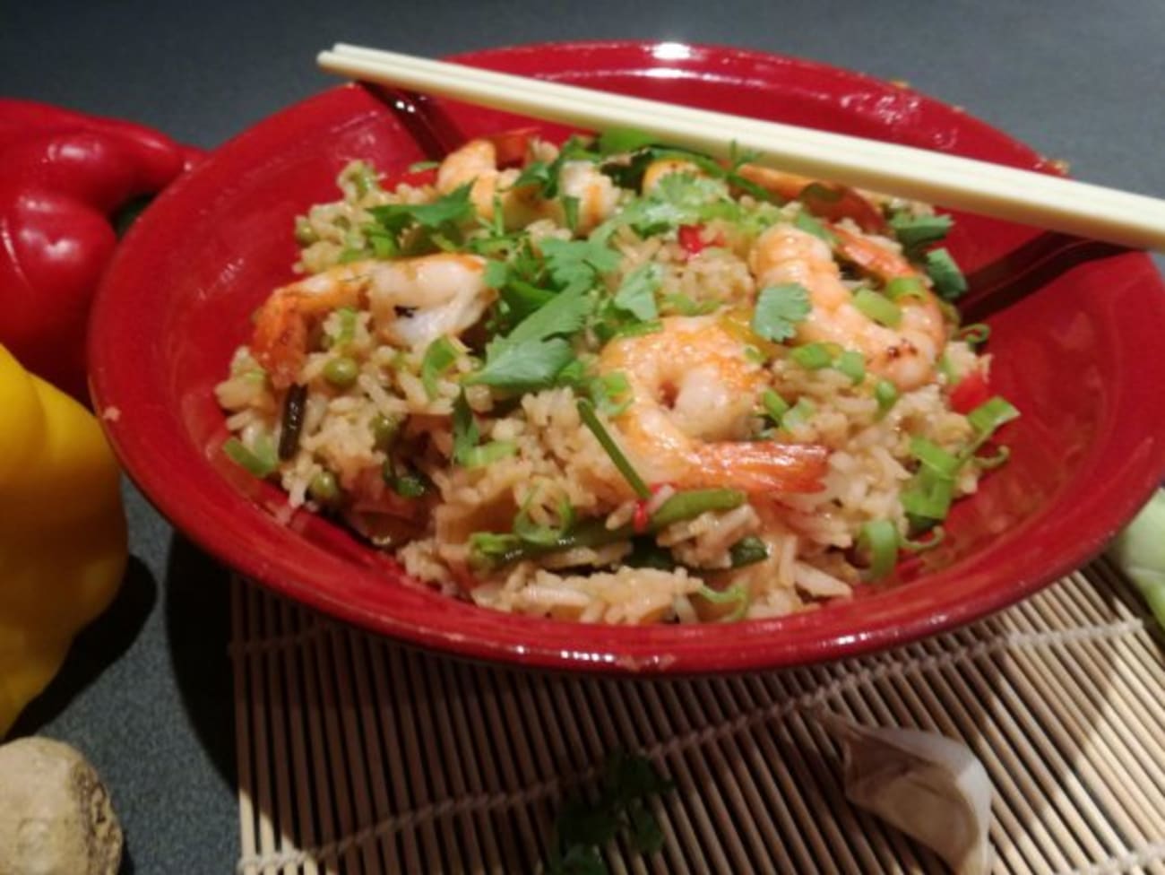 Ris sauté aux crevettes et gingembre façon cuisine Thaï - Recette par