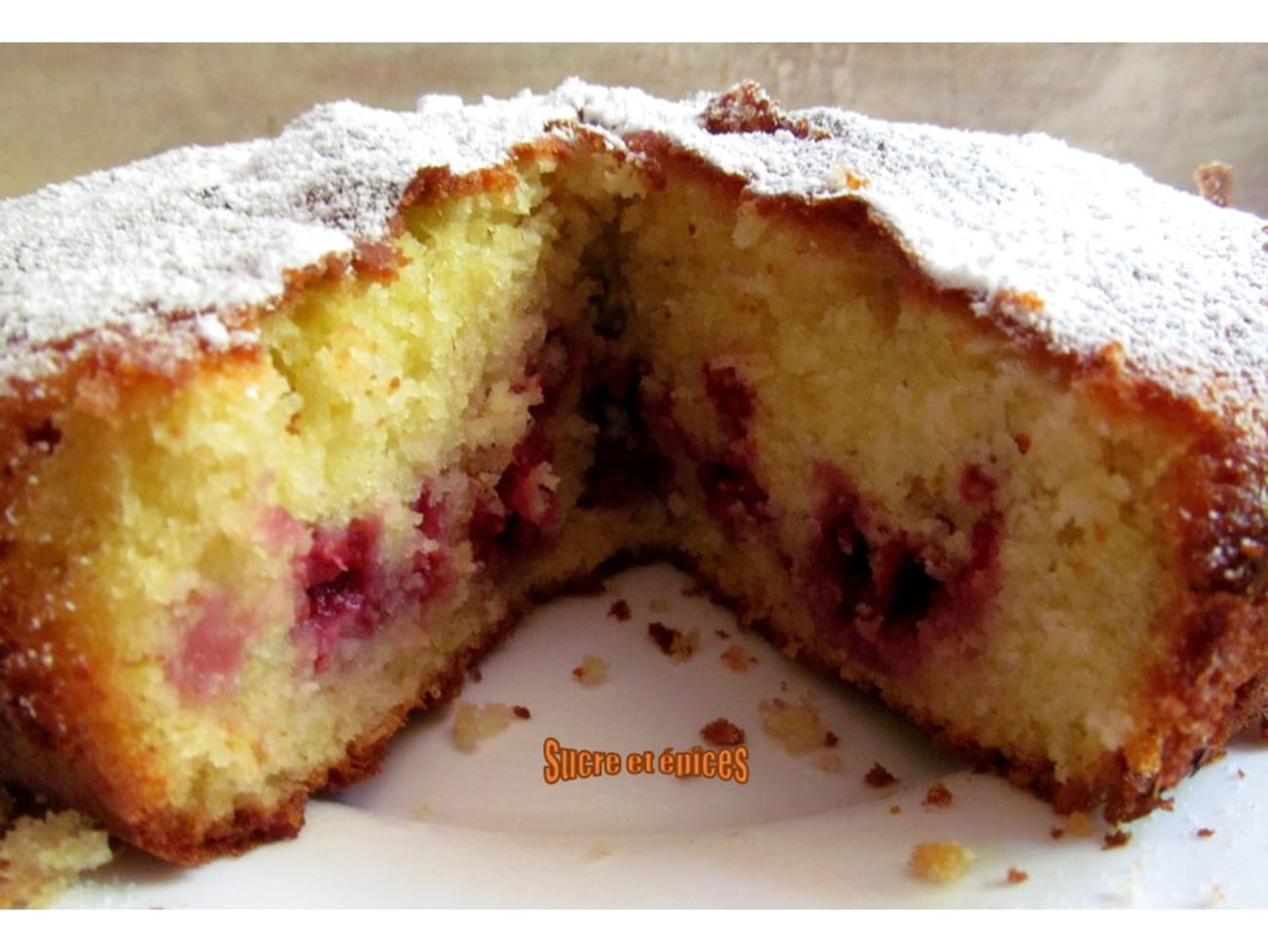 Gâteau aux framboises et à la crème