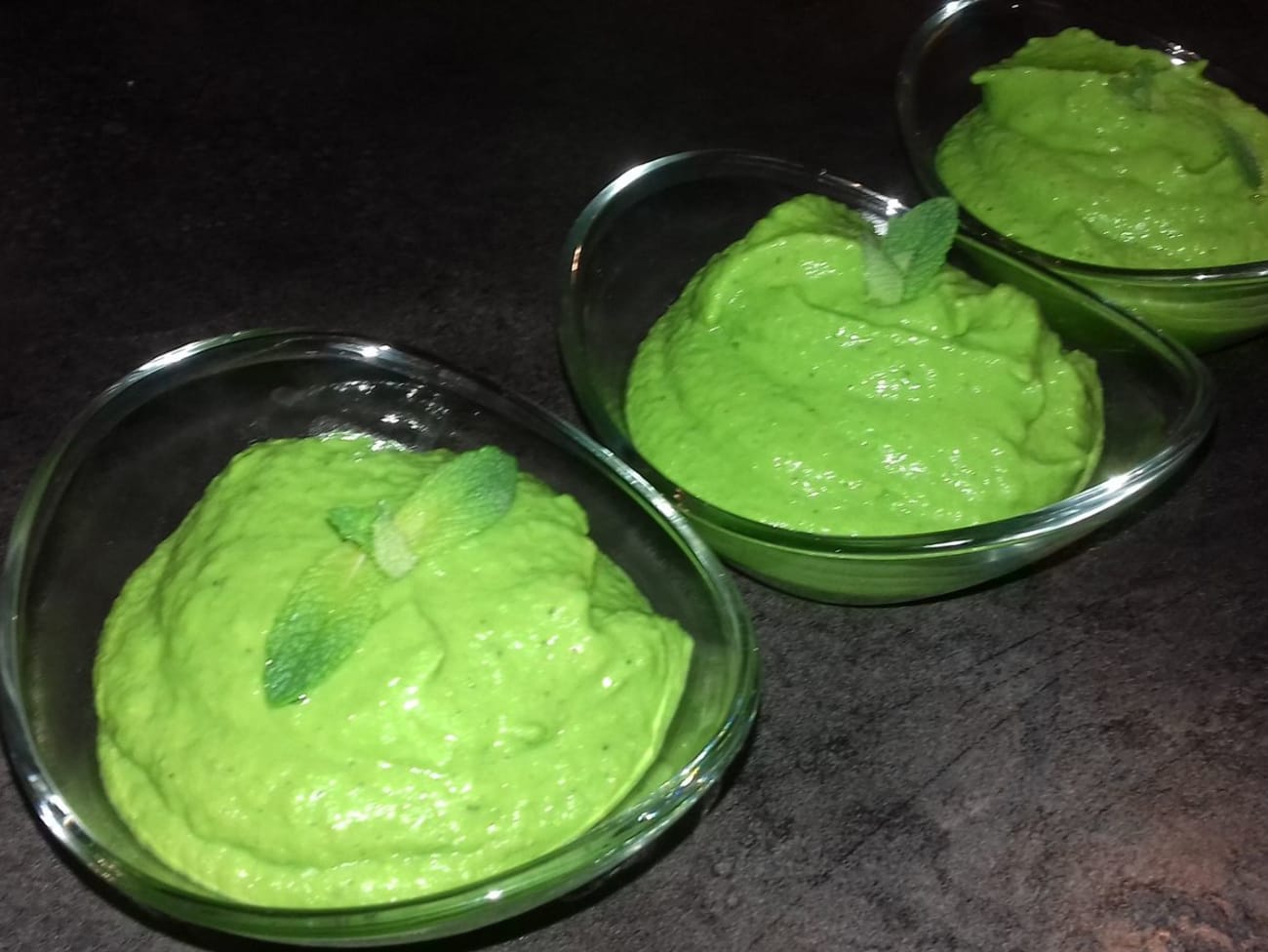 Crème de petits pois à la menthe Recette par emma.cuisine