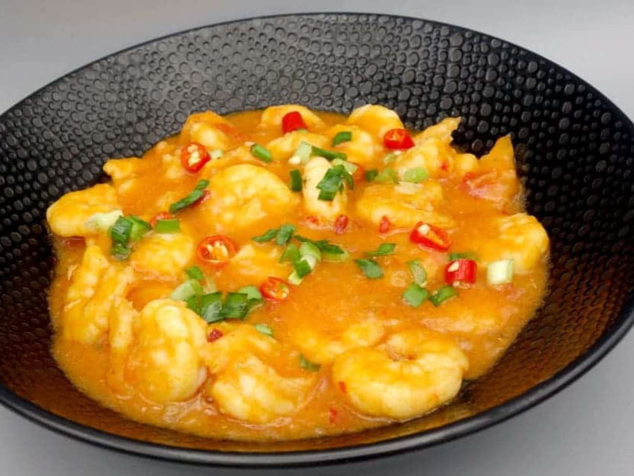 Crevettes sauce piquante au curry et au piment