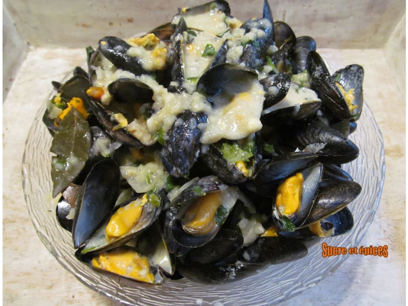 Moules à la bière et à la crème fraîche - Recette par SucreEtEpices