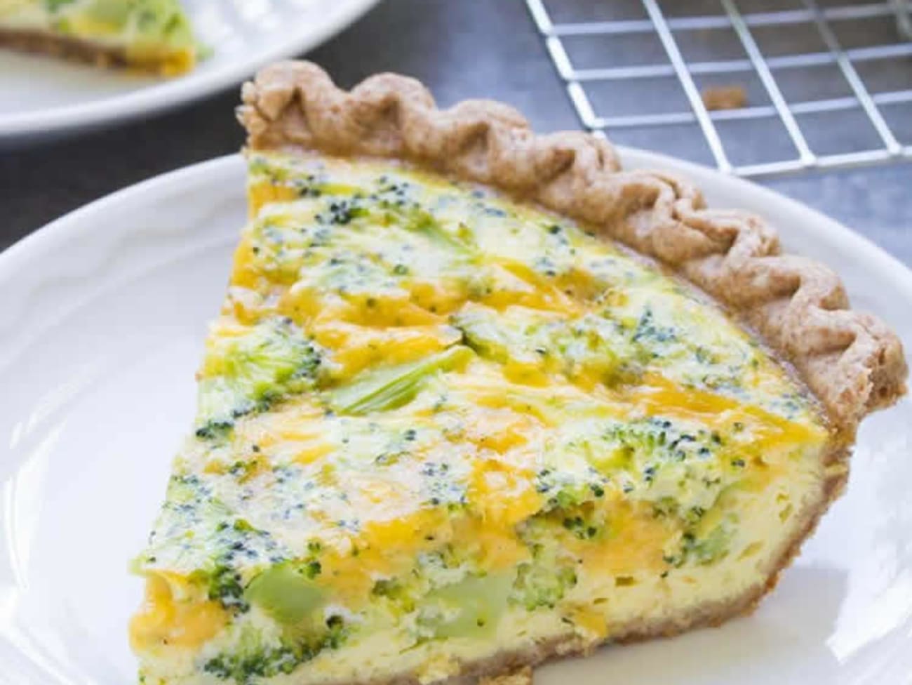 Quiche aux brocolis et fromage cheddar : délicieux ! - Recette par