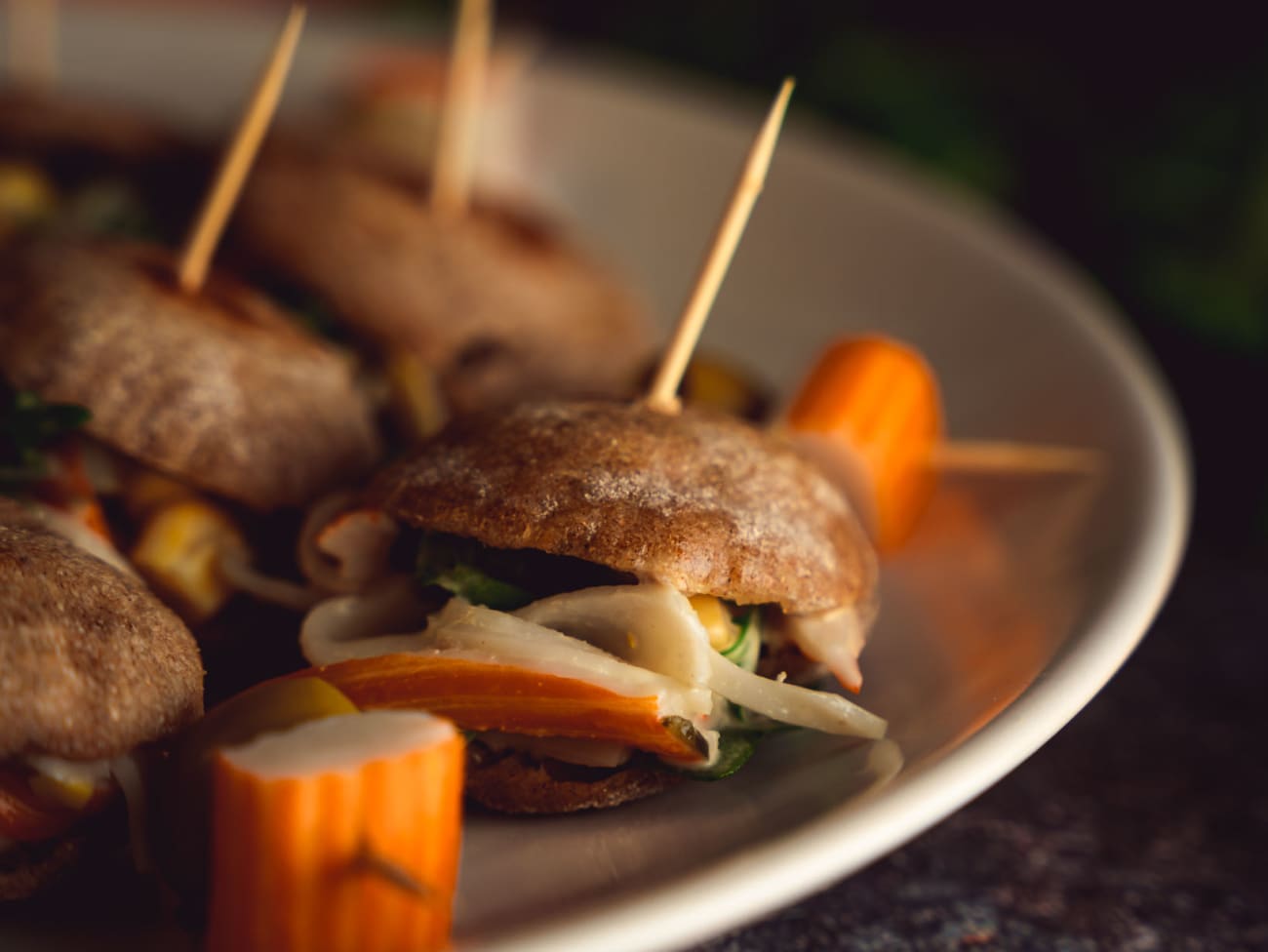 Petits pains d'orge à l'agneau et aux herbes sauvages – Saines