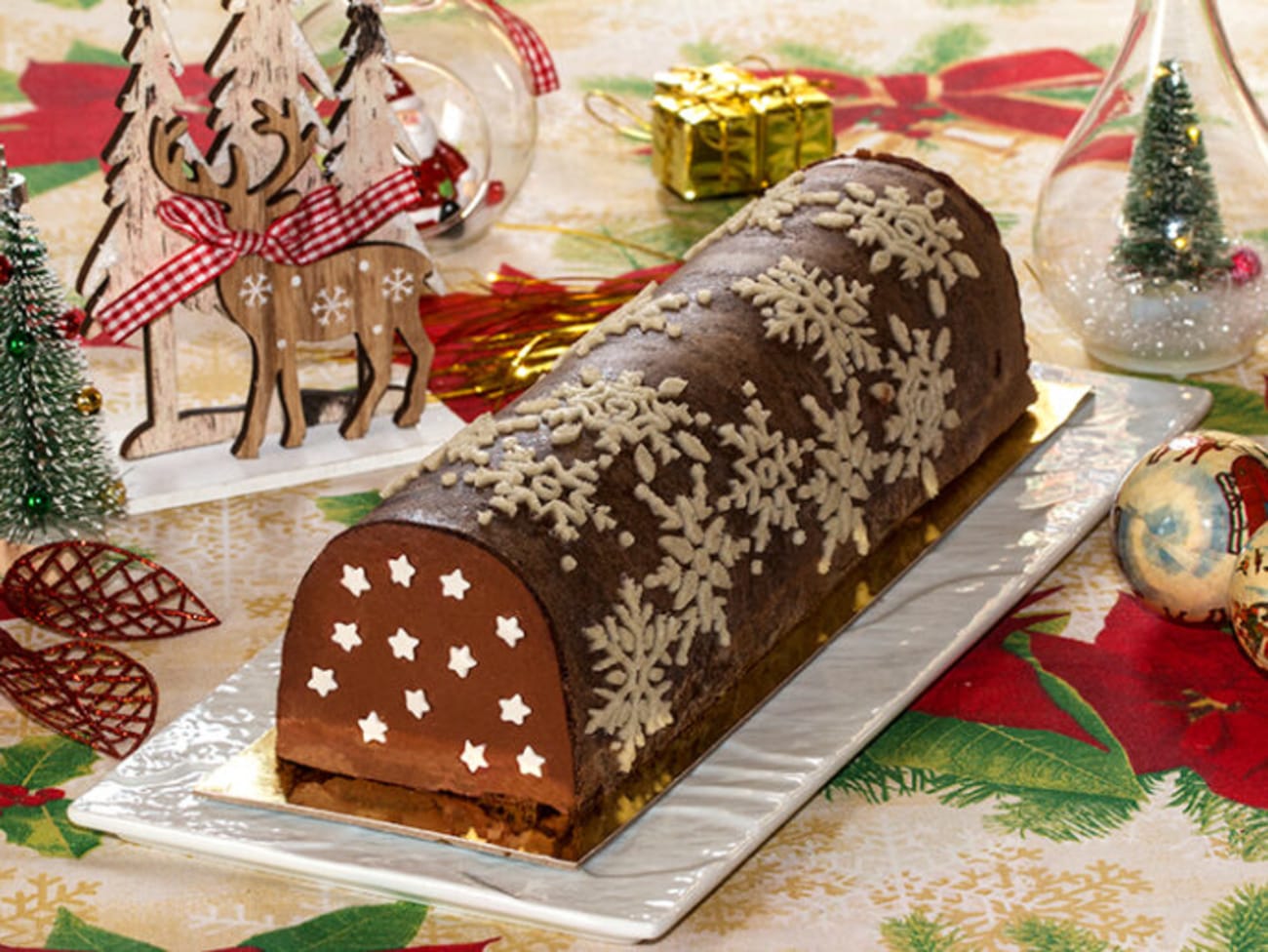 Chocolate Yule log (Bûche de Noël) - Les Chats Gourmets - Recettes