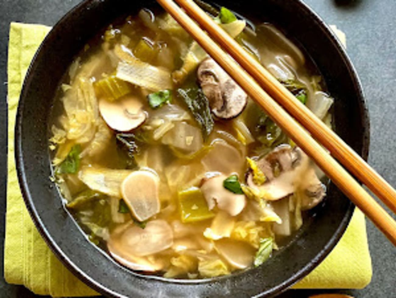 Bouillon asiatique detox à la fleur de sel facile et rapide Recette