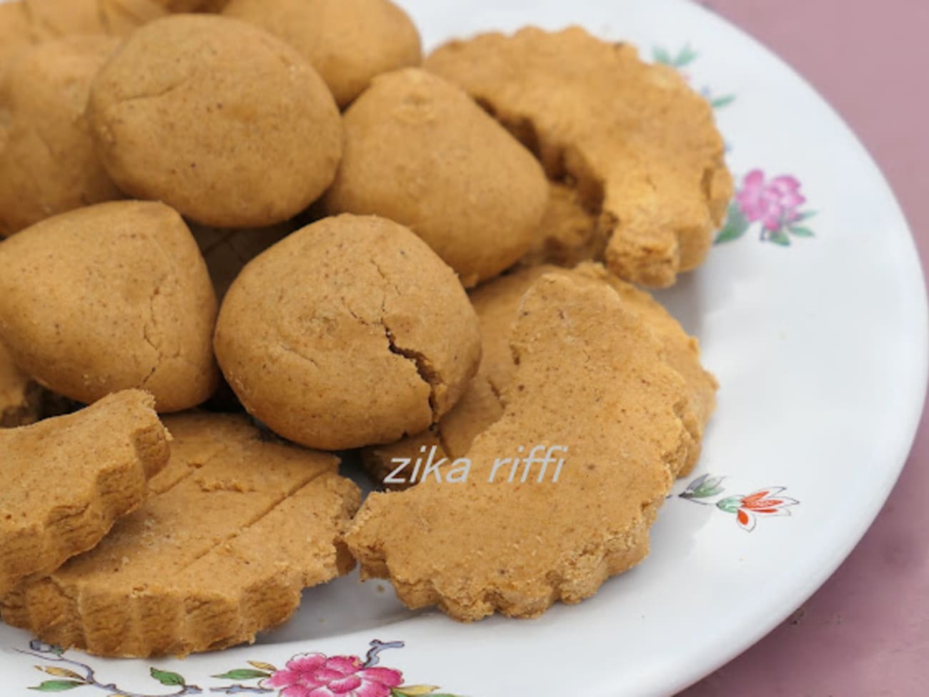 Biscuits « RAMADAN » épices & peanut butter au chocolat {Vegan