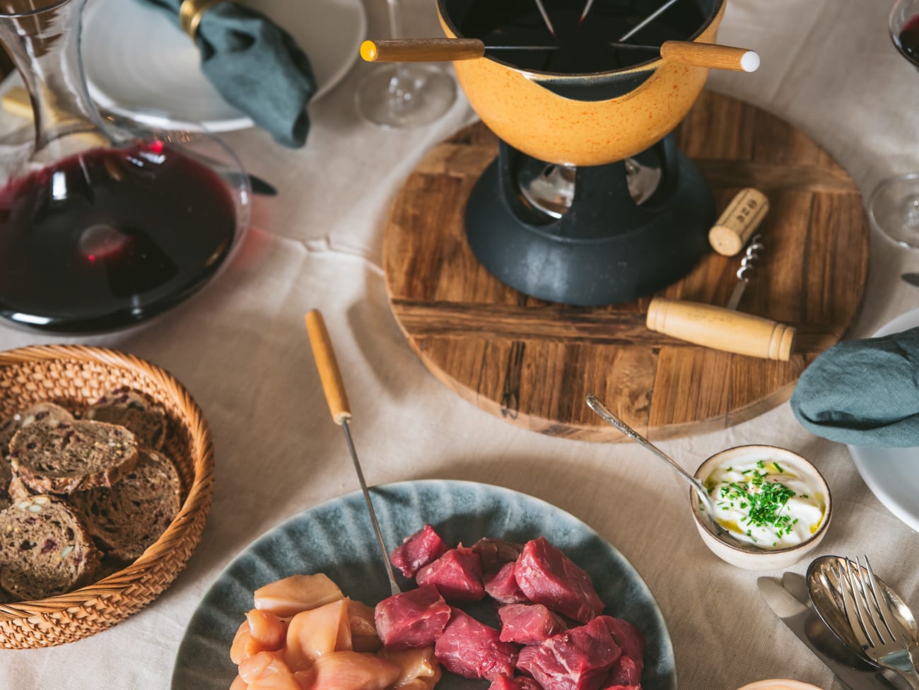 Découvrez la fondue de viande au vin rouge pour changer de la