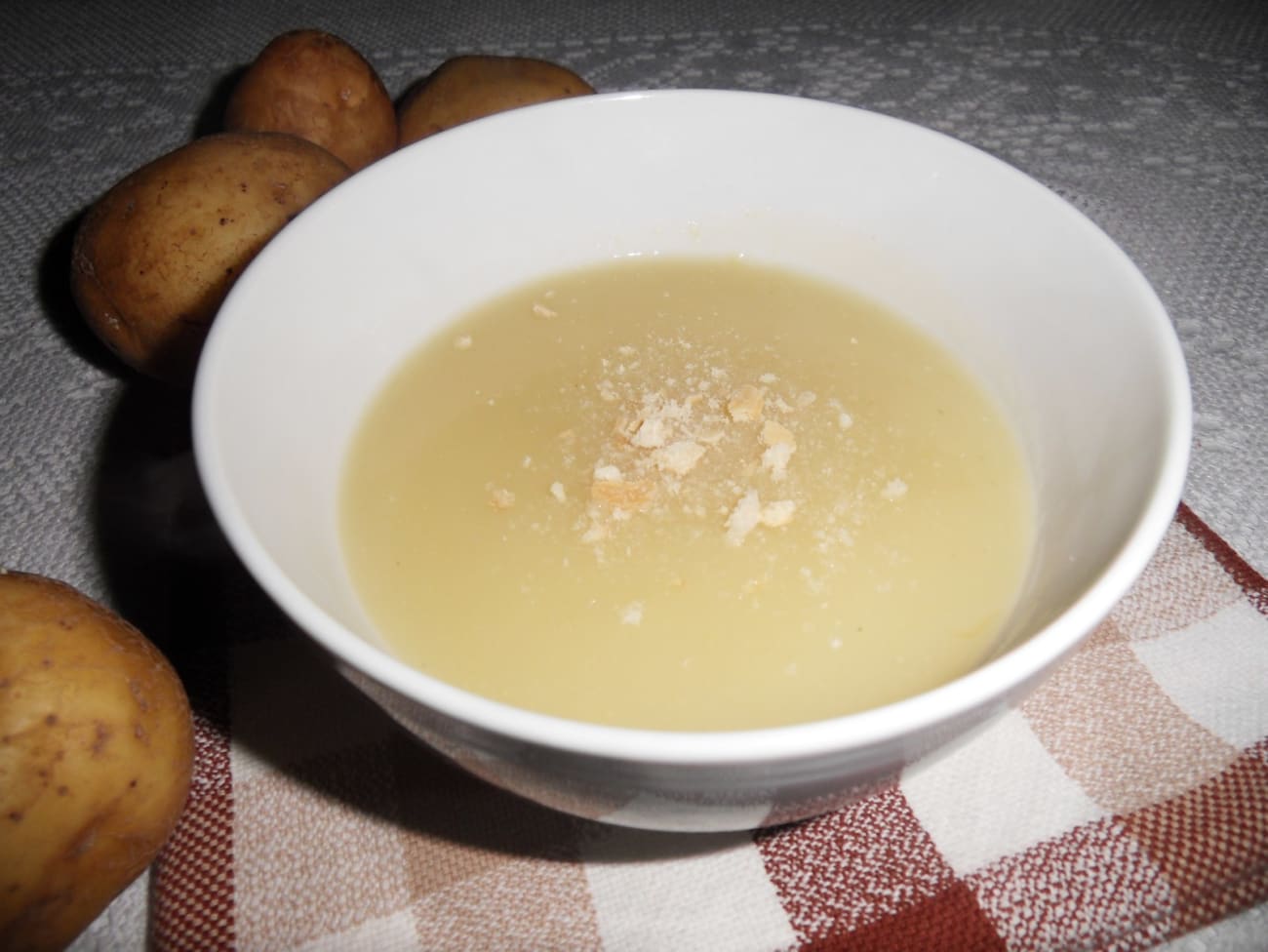 Potage de pommes de terre, une spécialité alsacienne - Recette par ça ...