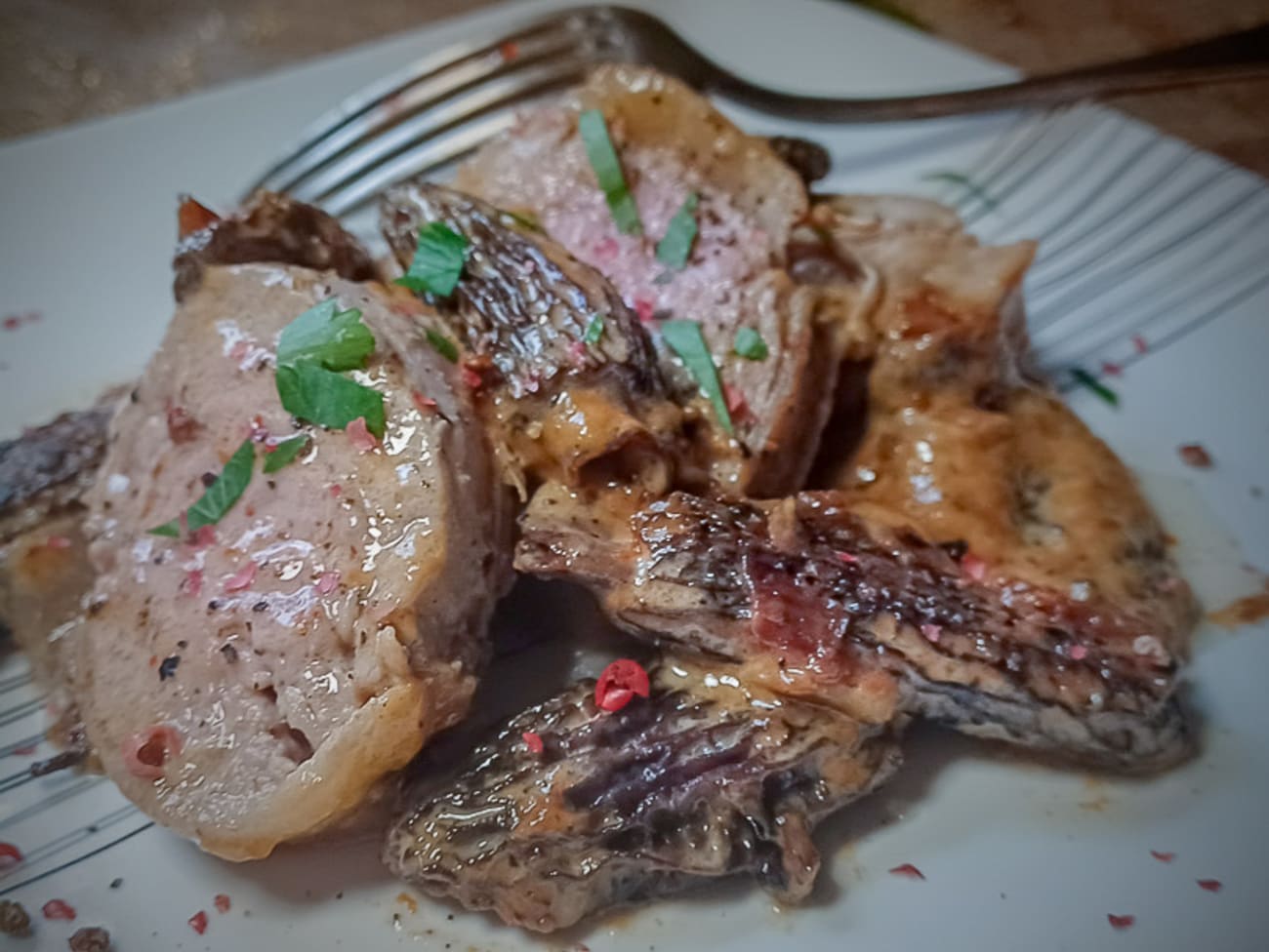 Filet mignon de veau aux morilles et à la crème - Recette par Les