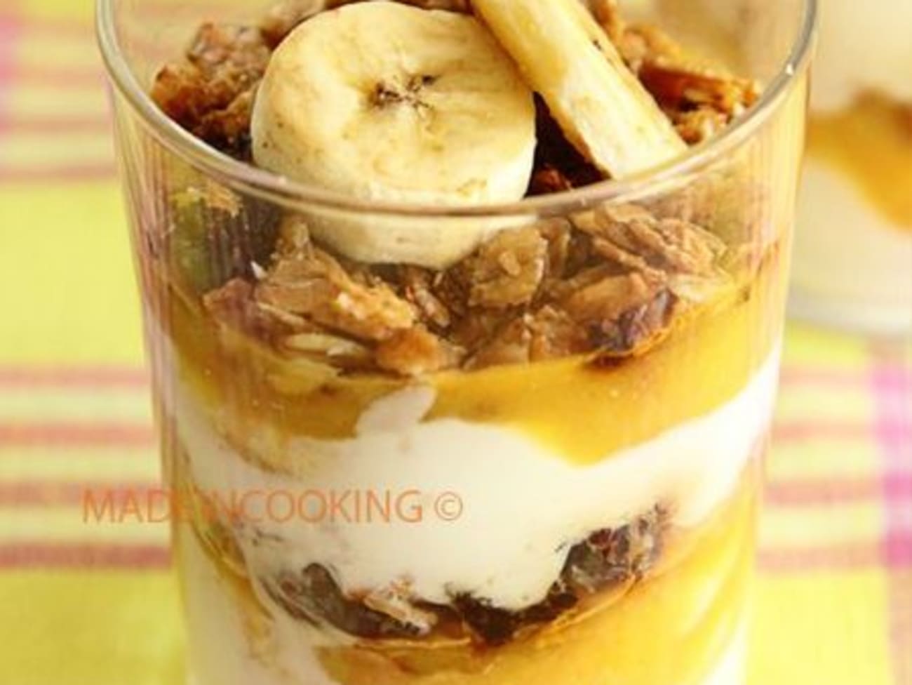 Dessert muesli, yaourt coco et banane Recette par Made in Cooking
