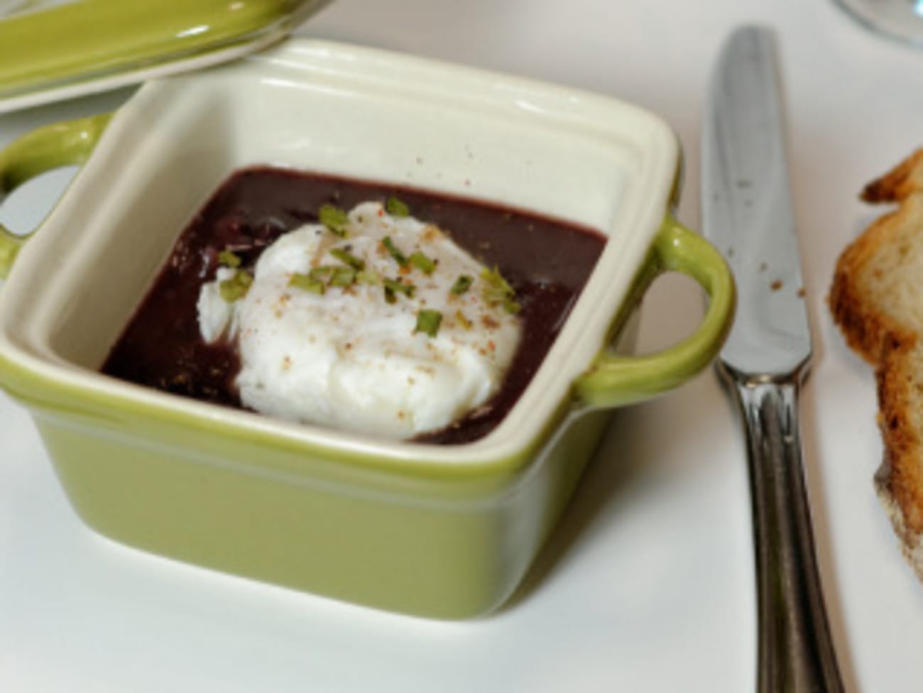 Œufs pochés, sauce meurette Recette par Ma Cuisine et Vous