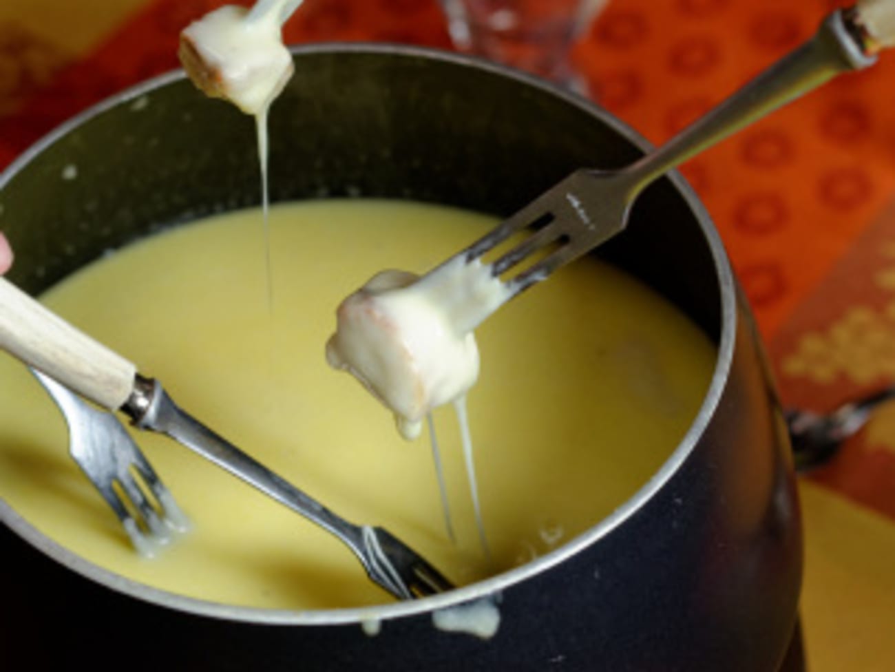 Fondue savoyarde au comté, beaufort, emmental Recette par Ma Cuisine