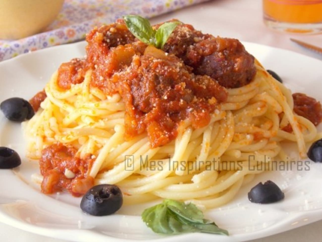 Spaghetti aux boulettes de thon et aromates - Kiss My Chef