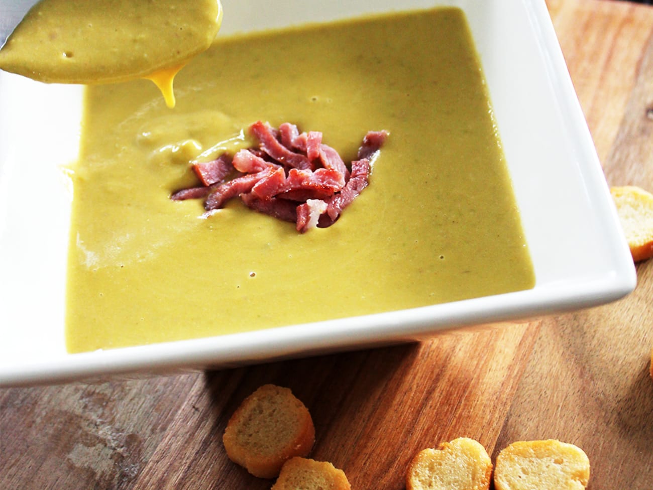Velouté de petits pois au lard fumé - Recette par Delizioso