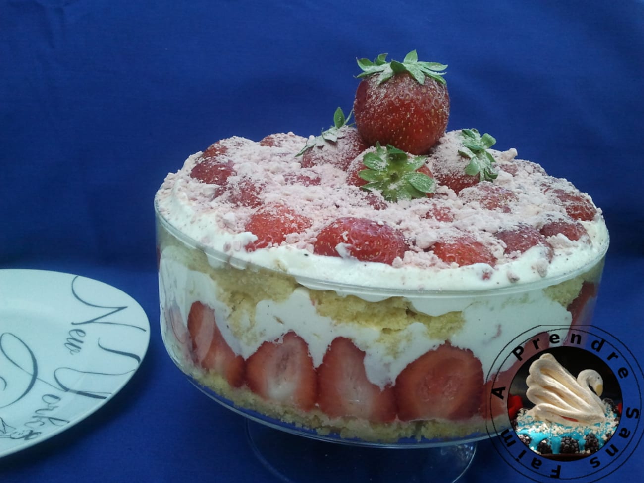 Trifle aux fraises et Baileys - Recette par A Prendre Sans Faim