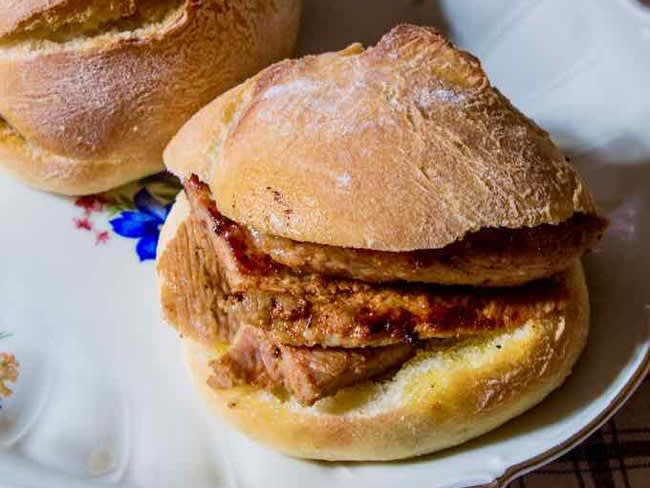 Bifana : un sandwich portugais au porc mariné - Recette par 196 flavors