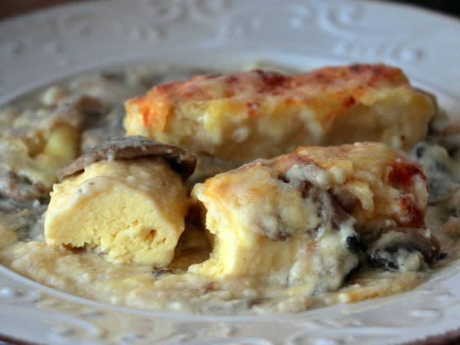 Quenelles gratinées aux champignons et sauce Mornay - Recette par Happy