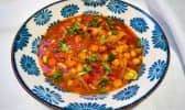 Soupe de pois chiches à la tomate et aux fèves