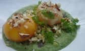 Oeuf en basse température, noix de Saint Jacques sur crème de laitue, huille de truffe