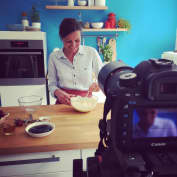 Artichaut et cerise noire