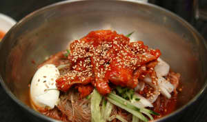 Plat coréen à base de poisson cru