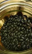 Bocal de haricots noirs