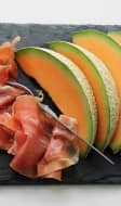 Tranches de jambon de pays et tranches de melon