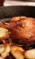 Cuisses de canard rôties aux pommes de terre