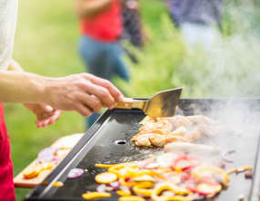 Focus sur la plancha : découvrez tous ses atouts pour des grillades réussies