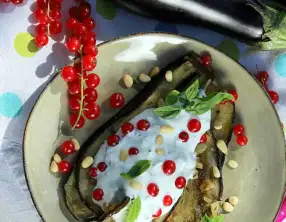 En juin, les groseilles passent à table