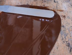 Tabler le chocolat au marbre