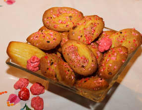 Madeleines aux pralines roses