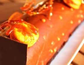 Bûche au chocolat et caramel au beurre salé
