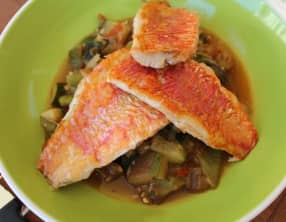 Filets de rouget à la fleur de sel et ratatouille maison