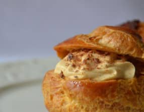 Choux, caramel au beurre salé comme une chantilly