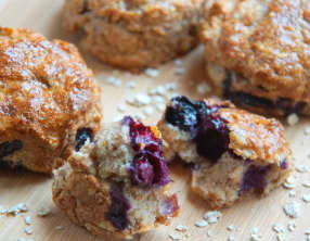 Scones à la farine intégrale, aux flocons d'avoine et myrtilles