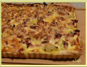 Tarte pomme-de-terre, oignon et lardons fumés