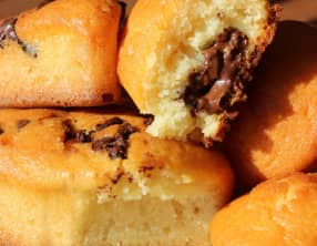 Petits moelleux au chocolat et pépites de chocolat