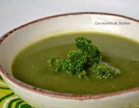 Potage aux coeurs de laitue et persil
