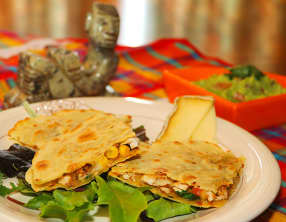 Quesadillas au poulet, maïs et Tomme de Savoie IGP