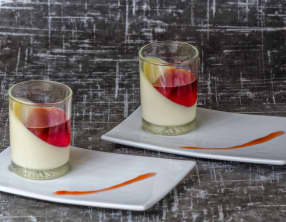 Panna cotta à la gelée de fraises