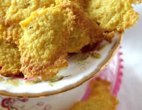 Langues de chat, curcuma et noix de coco