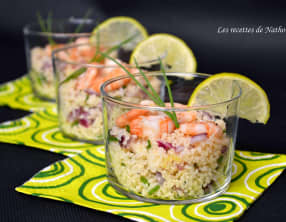 Verrines de taboulé au crevettes, citron vert et oignon rouge
