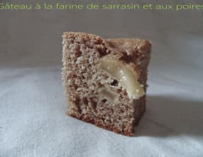 Gateau à la farine de sarrasin et aux poires