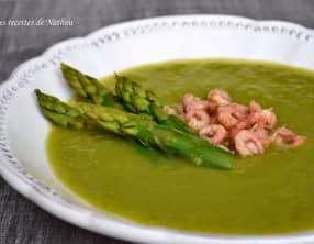 Velouté d'asperges vertes et crevettes grises