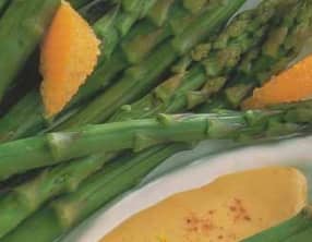 Asperges vertes en mousseline d'orange au paprika
