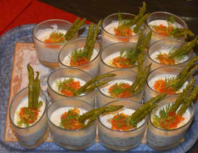 Panna cotta aux asperges et au tartare de saumon