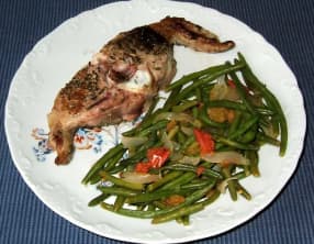 Côtes double d'agneau aux haricots à la provençale